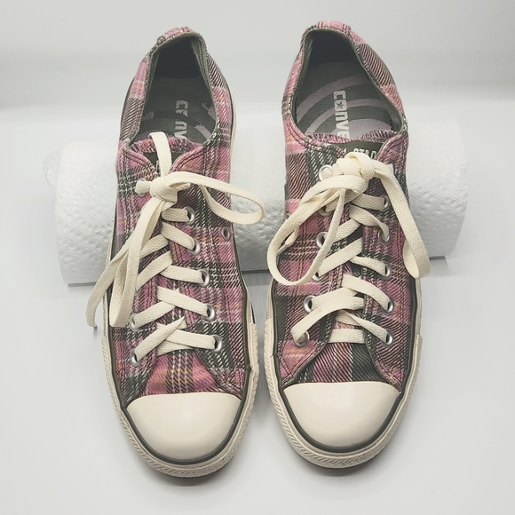 Converse size 8.5 women's shoes - Picture 2 of 7